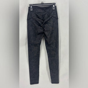 NWT Kefi women's medium black camo print high rise leggings workout gym lifting